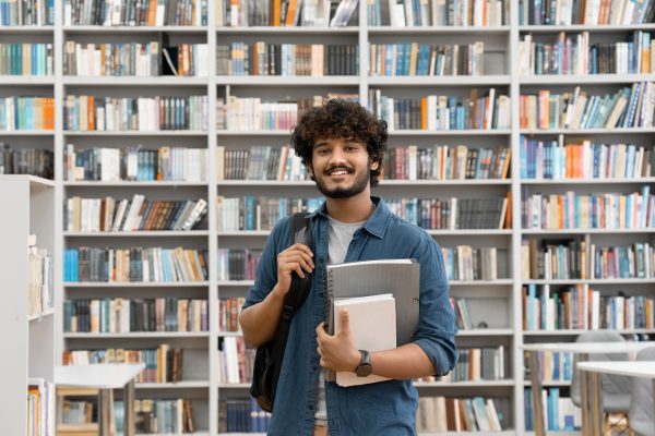 ARCO-ÍRIS TEATRAL: técnicas para pensar e representar experiências em educação