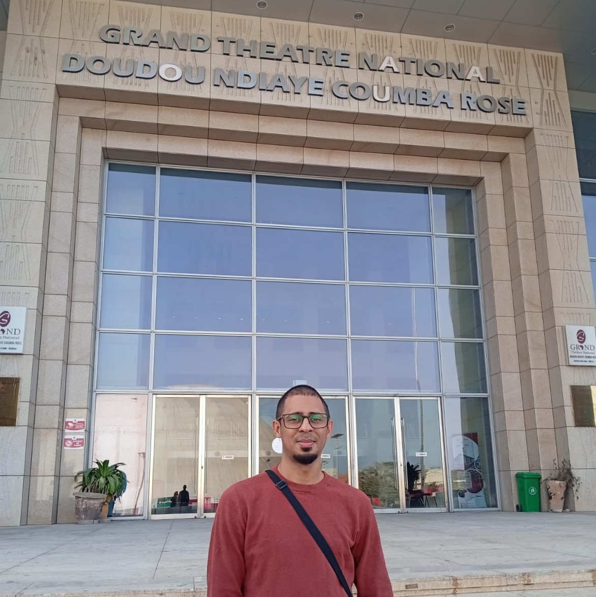 Professor Lucas Scaravelli em Dakar, Senegal. Foto: Reprodução. 
