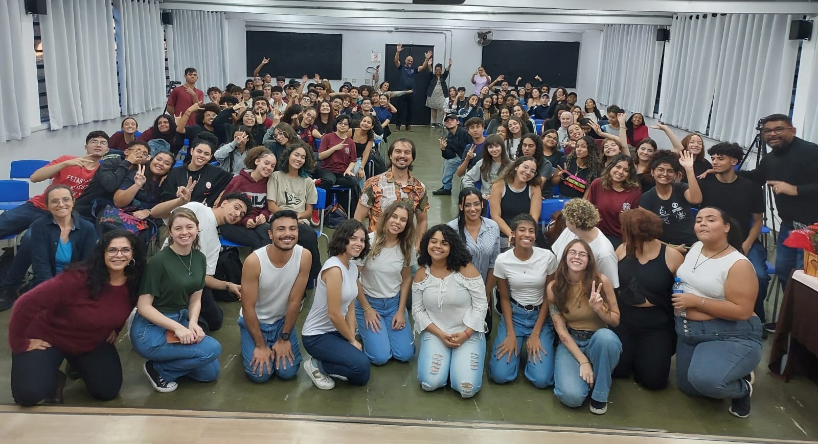 Apresentação do Grupo Palco Resistência na EE Rev. Tercio Moraes Pereira